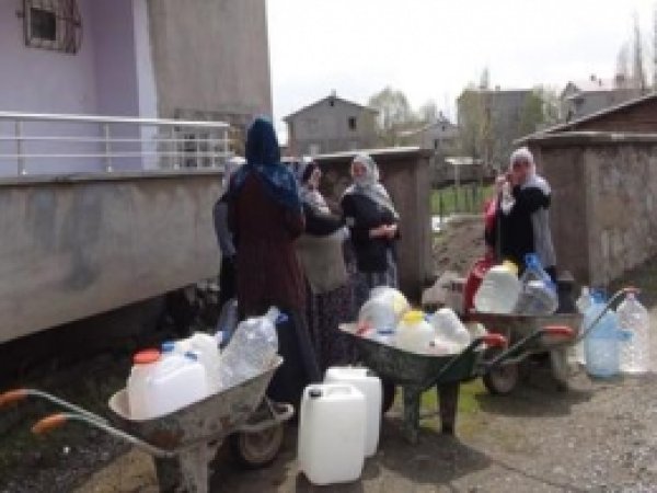 Elektrik Kurumuna 325 Bin TL Borçlanan Köylü Susuz Kaldı 