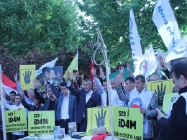 Mısırdaki İdam Kararları Denizlide Lanetlendi 