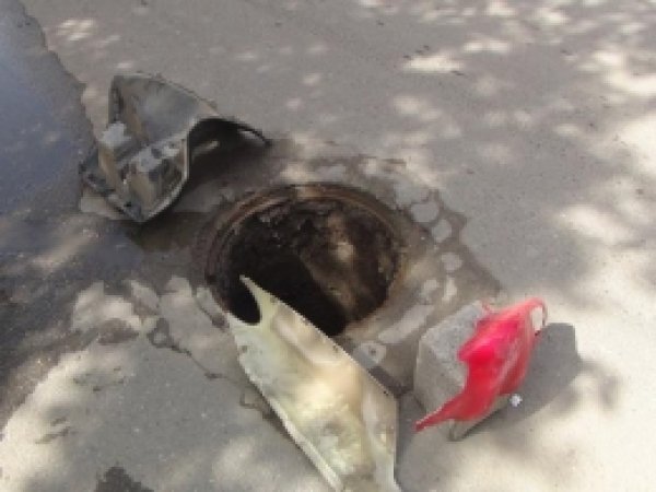 Kapakları Çalınan Logarlar Tehlike Saçıyor 