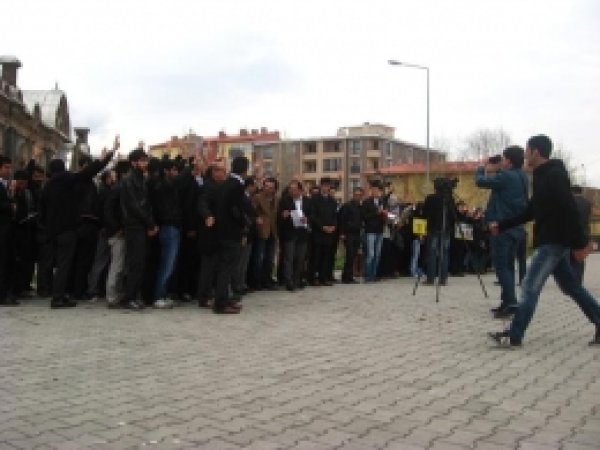 Mısır'daki İdam Kararına Kars Sessiz Kalmadı 
