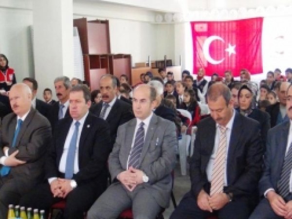 Kızılay Okula Kütüphane Kazandırdı 