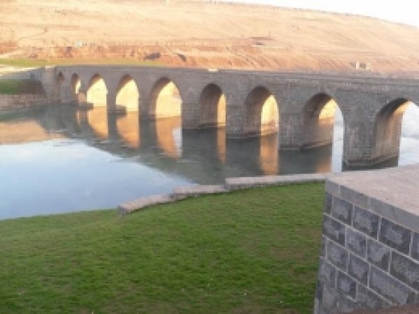 Serinlemek İçin Girdiği Dicle Nehrinde Boğuldu 