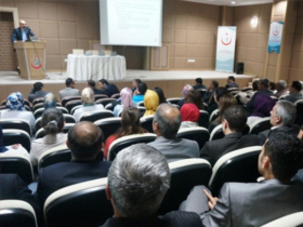 'Ergenlik Dönemi' Konulu Seminer Yapıldı 