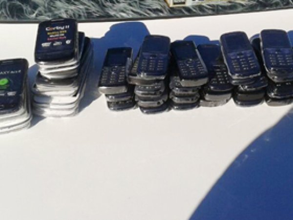 Viranşehir'de Kaçak Telefon Ele Geçirildi 
