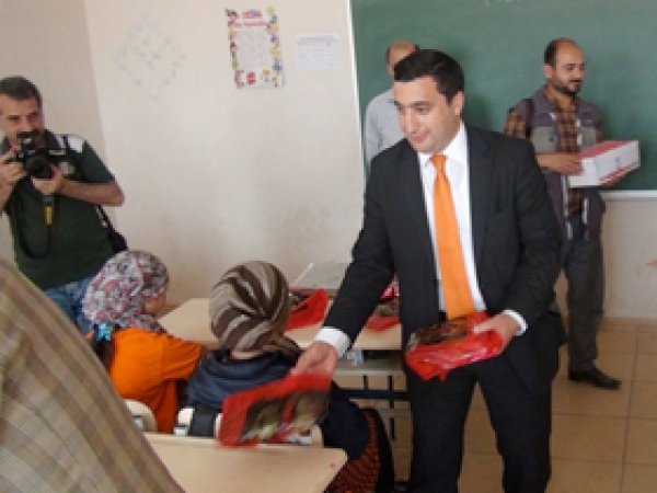 Gazeteciler Suriyeli Öğrencileri Sevindirdi 