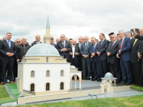 Veysel Karani Türbesi İstanbul'da 