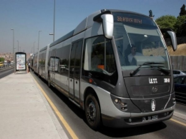Metrobüslerde Bedava İnternet Dönemi 