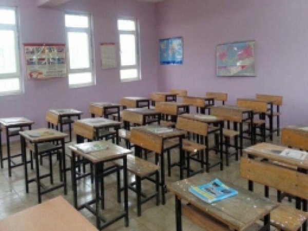 Tarih Yaşam Topluluğu Sason'da Okul Boyadı 