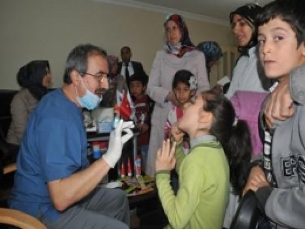 300 Çocuk Diş Taramasından Geçti 