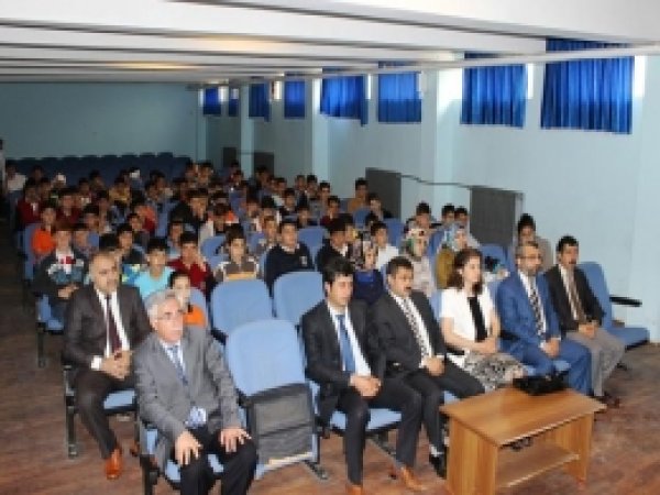 Sabah Namazı Kılan Öğrencilere Tablet 