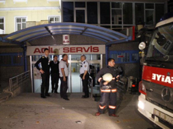 Yaşlı Kadın, Hastane Yatağında Çıkan Yangında Öldü 