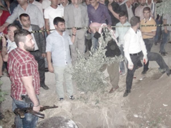 Cizre'de Elbisesiyle Gömülmüş Bir Ceset Bulundu