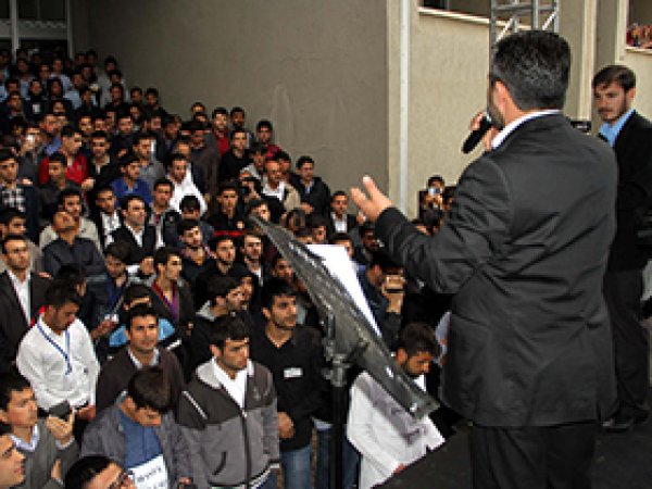 İslami Gençliğin Mezuniyet Gecesi