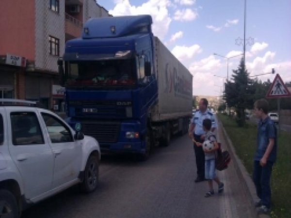 Arızalanan TIR Trafiği Felç Etti 