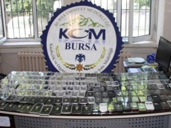 Kaçak Cep Telefonu ve Sigara Baskını 