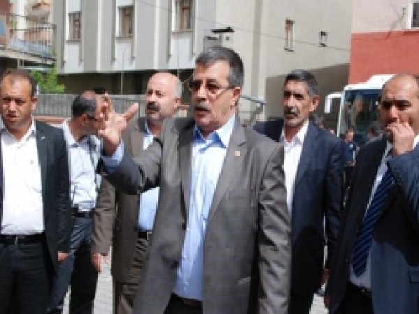Ağrı'da Polis ile BDP Arasında Gerginlik  