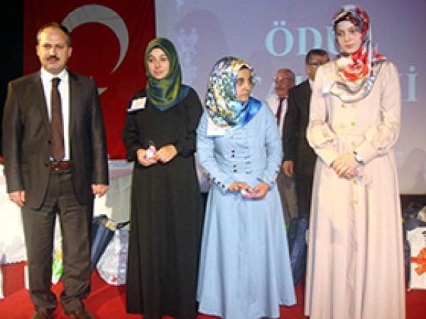 Kur'an Talebeleri Birincilik için Yarıştı