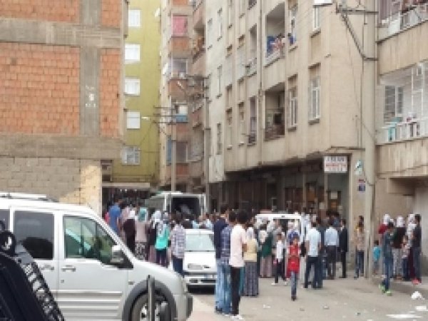 Diyarbakır'da Bir Genç İntihar Etti 