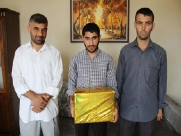 Kutlu Doğum Şiir Yarışması Birincisine Ödülü Verildi 