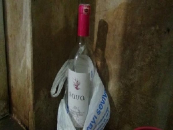 Caiminin Abdesthanesinde Alkol Rezaleti 
