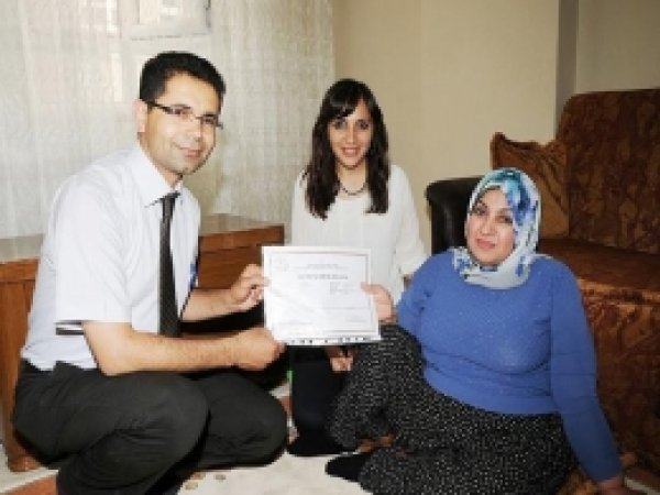 Engel Tanımadı Okuma-yazmayı Öğrendi 
