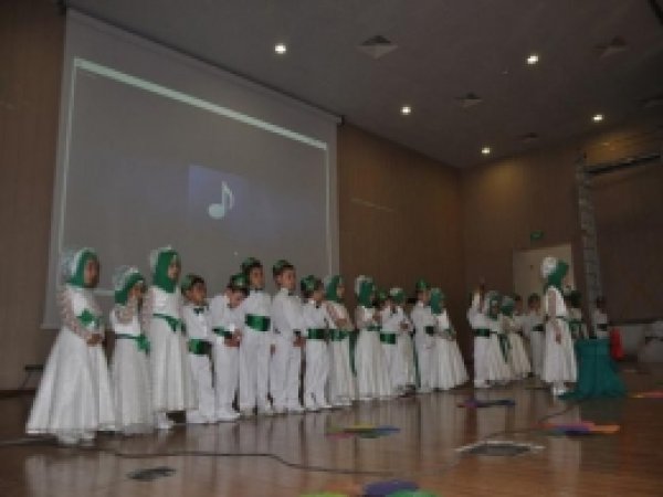 Minik Öğrencilerden Yılsonu Finali 