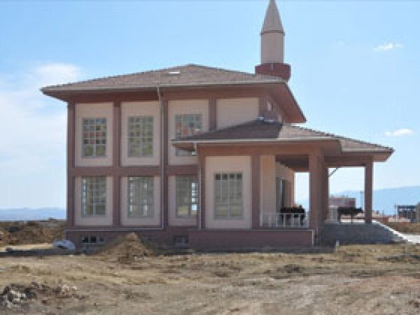 İbadete Açılamayan Cami Çözüm Bekliyor 