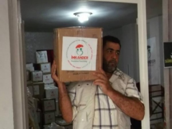  İmkân Der'den Suriyeli Mültecilere İlaç Yardımı 