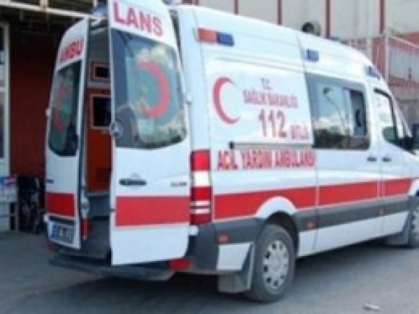 İkra Der Üyelerine Otomobil Çarptı: 2 Yaralı 