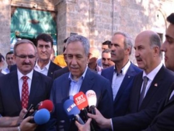 Arınç: Mü'minler Huzur İçin Dua Etti 