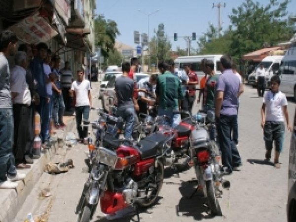 Ergani'de Plakasız Motosiklet Baskınları 