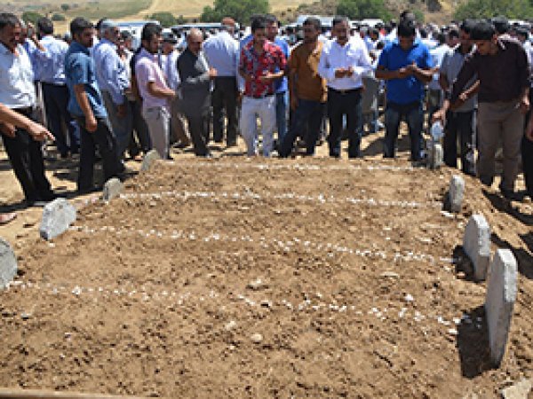 Boğulan Çocuklar Ağıtlarla Toprağa Verildi 