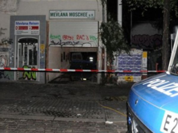 Berlin'deki Mevlana Camisi'nde Yangın
