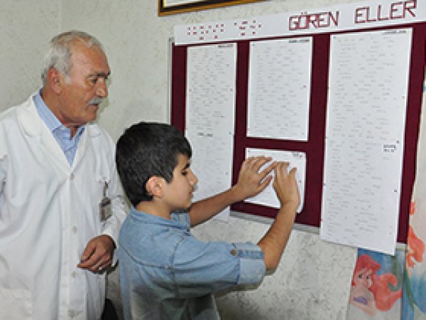 Görme Engelliler Bilgisayar Öğreniyor 