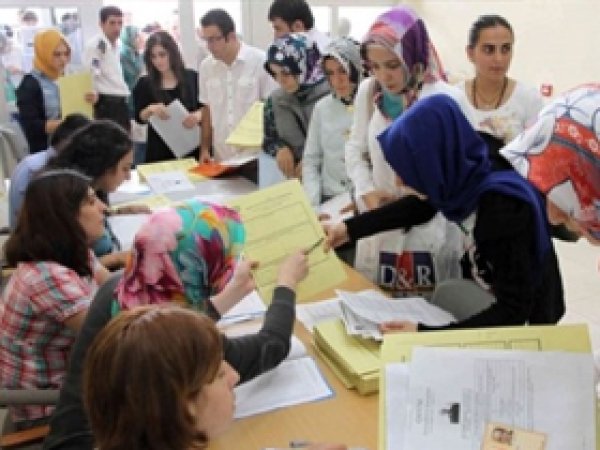 Üniversite Kayıtları Başladı 