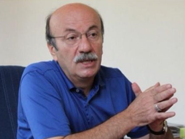 Mehmet Bekaroğlu CHP'ye Üye Oldu