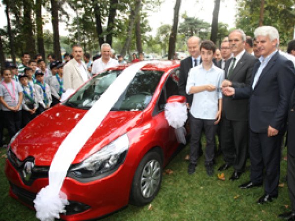 LYS'de Başarılı Oldu Otomobili Kaptı 