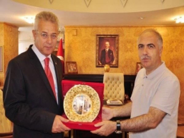 Karahan'dan Vali Taşkesen'e Ziyaret 