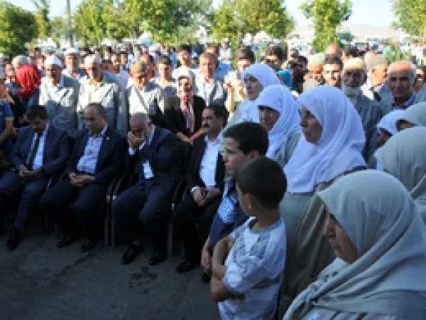 Muşlu Hacı Adayları Kutsal Yolculuğa Uğurlandı 