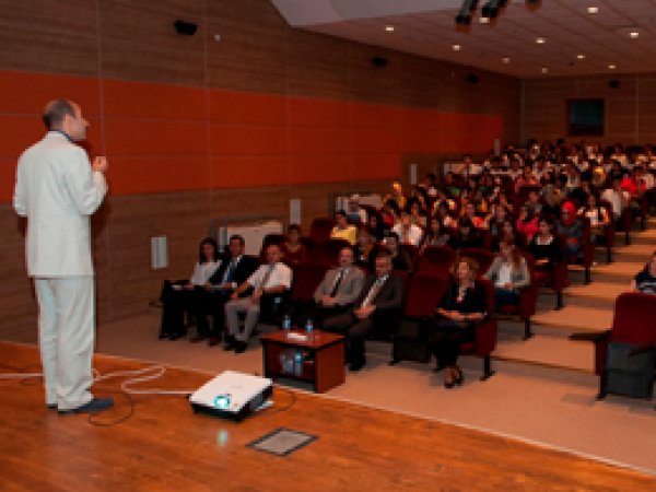Dicle Üniversitesinde Turizm Konulu Konferans