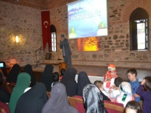Bursa'da  Hz. Hacer Yâd Edildi
