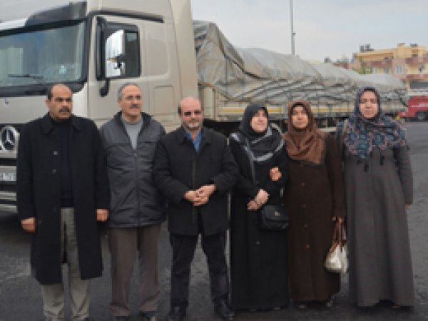 Urfa'da Suriyelilere un ve battaniye yardımı