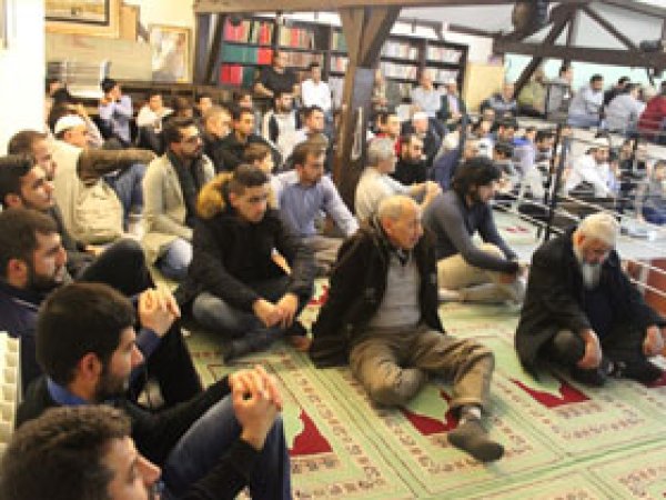 Paris’te Mevlid Kandili ihya edildi