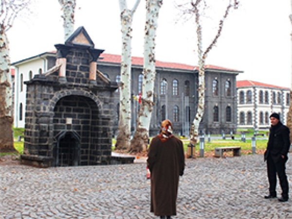 Bitirilmeyen restorasyon tepki çekiyor