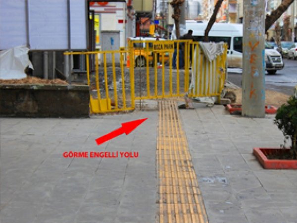 Diyarbakır'ın yolları engellilere geçit vermiyor