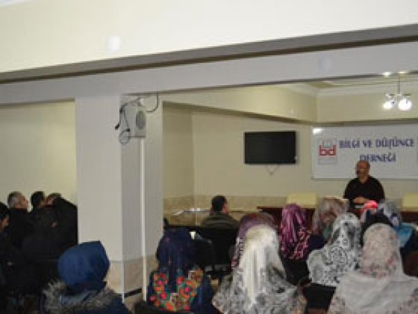 'İslami güncel fıkıh ve kimlik inşası' semineri