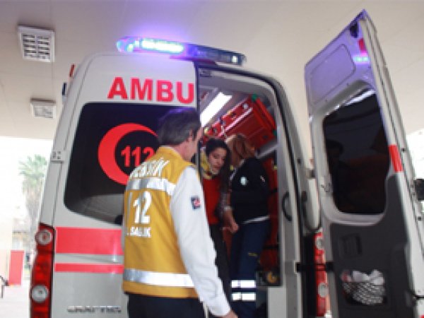Sınıf kapısı öğrencilerin üzerine düştü