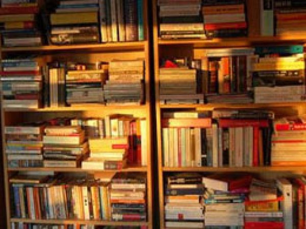 Silopi’de Yozgatlı öğretmenden kitap bağışı