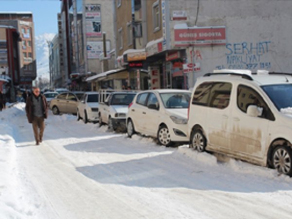 Van'da caddeler otoparka dönüştü