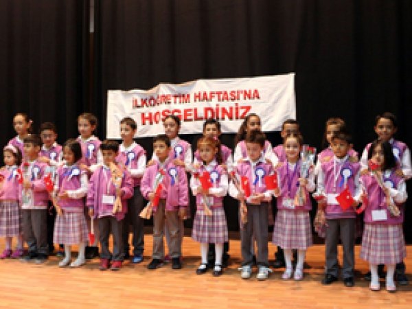 Ağrı'da İlköğretim Haftası kutlamaları yapıldı